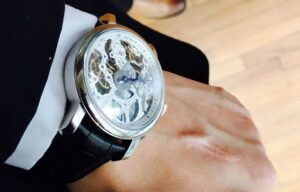 Comment prendre soin de votre montre squelette au quotidien